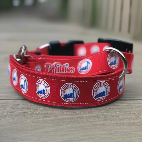 Philadelphia Phillies dog collar with safety features